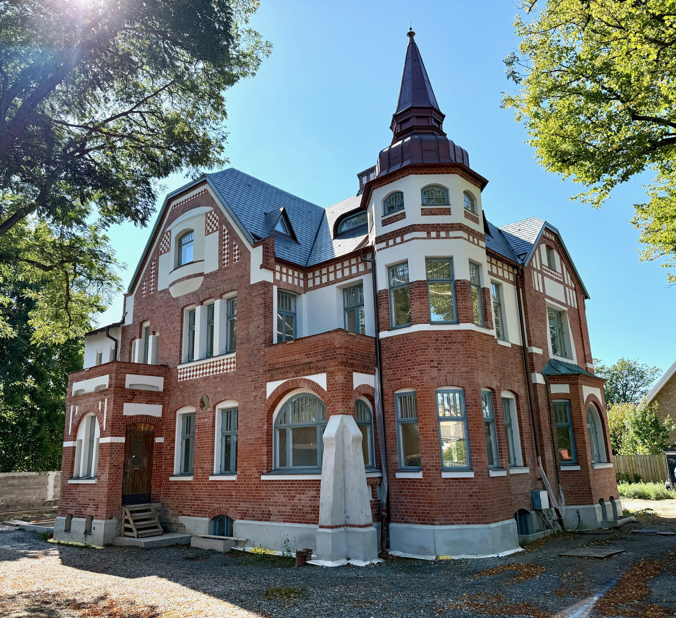 florens 2 250903